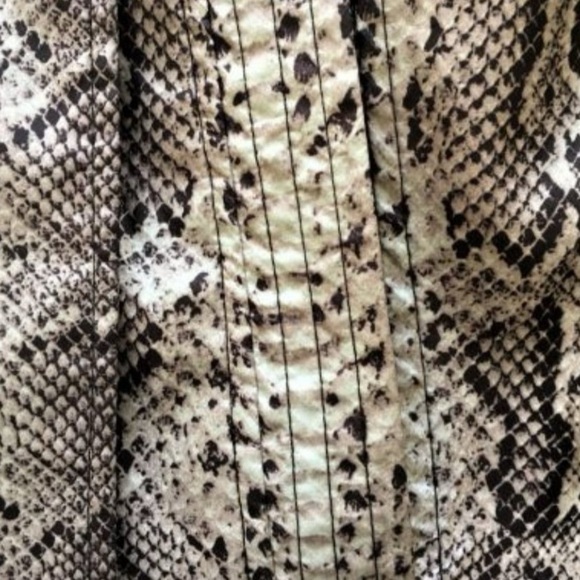 Via Spiga Python Print Short Trench Coat - Picture 9 of 10
